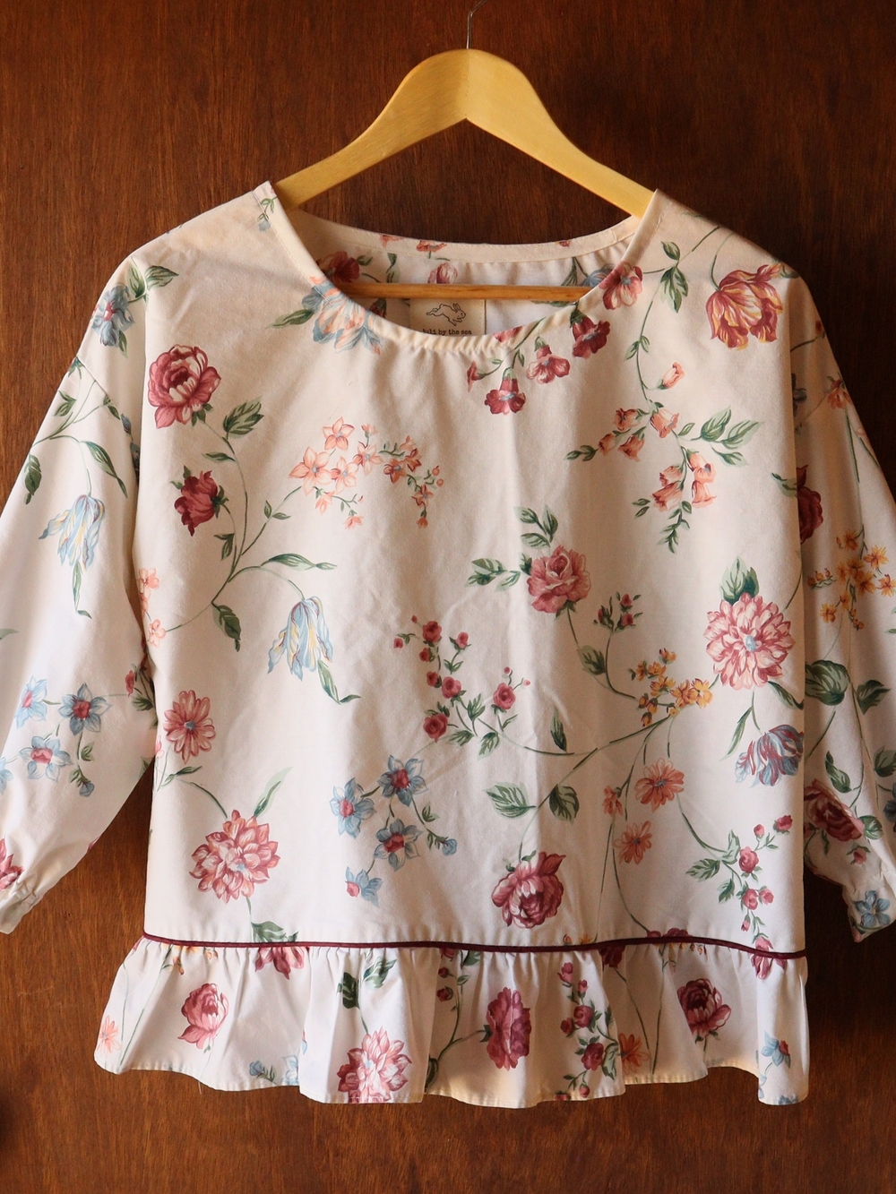 Upcycled Cream Blouse with Ruffles And Florals M • L - Picture 8 of 11